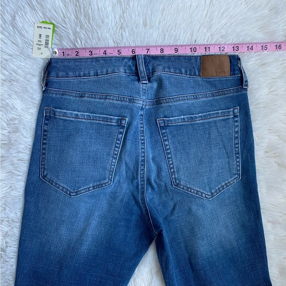 Aero Distressed High Rise Curvy Jegging.  Size 8S. - Picture 7 of 7